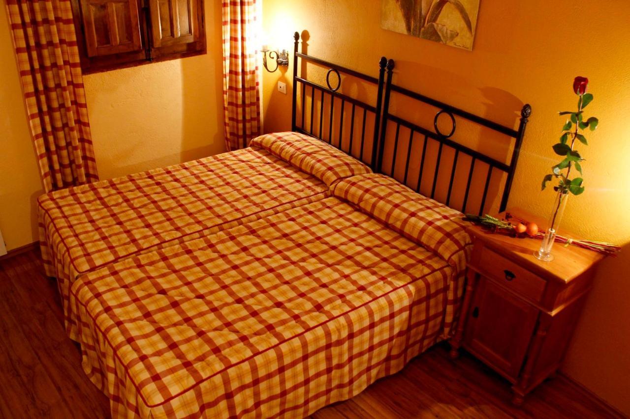 Hostatgeria Sant Jaume Hotel Corachar Bagian luar foto